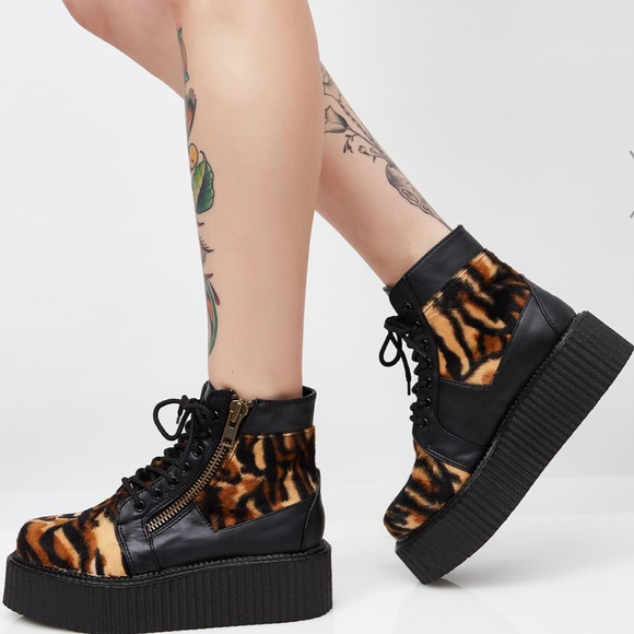 Demonia Shoes - Demonia Wild-v creepers tiger faux fur platforms
